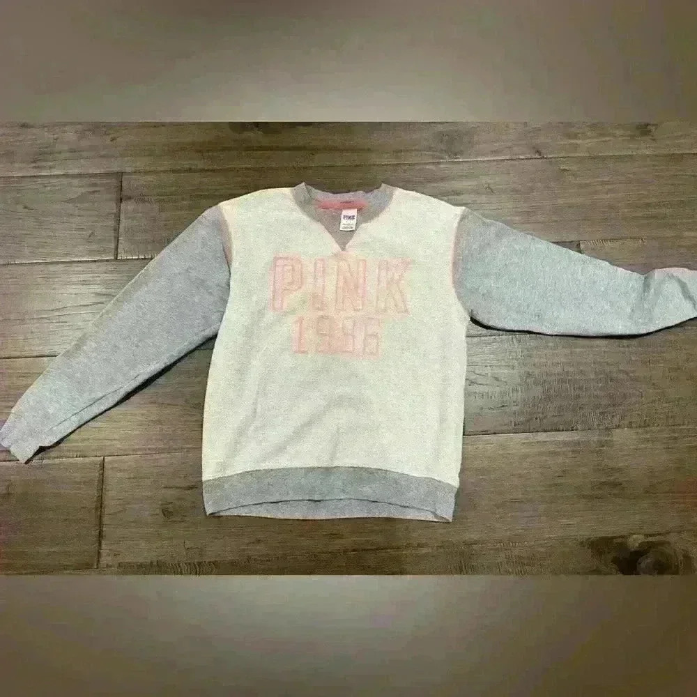 PINK Victoria Secret Sweatshirt Small